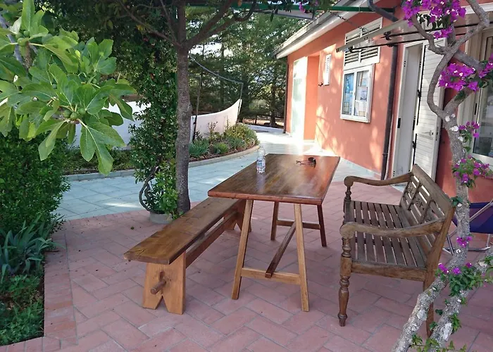 מלון דירות Elba 4*